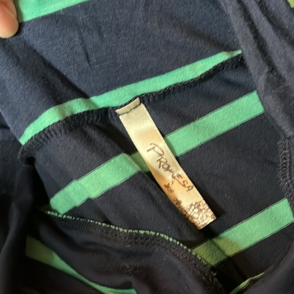 Women’s Navy and Green maxi skirt. - Picture 3 of 3